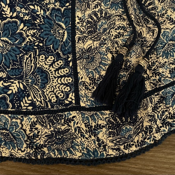 NWOT Warehouse One Blue and White Boho Floral Sleeveless Top - Picture 7 of 13